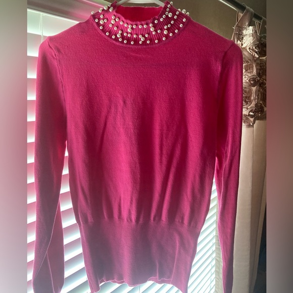 Pink mock neck sweater - Picture 2 of 4